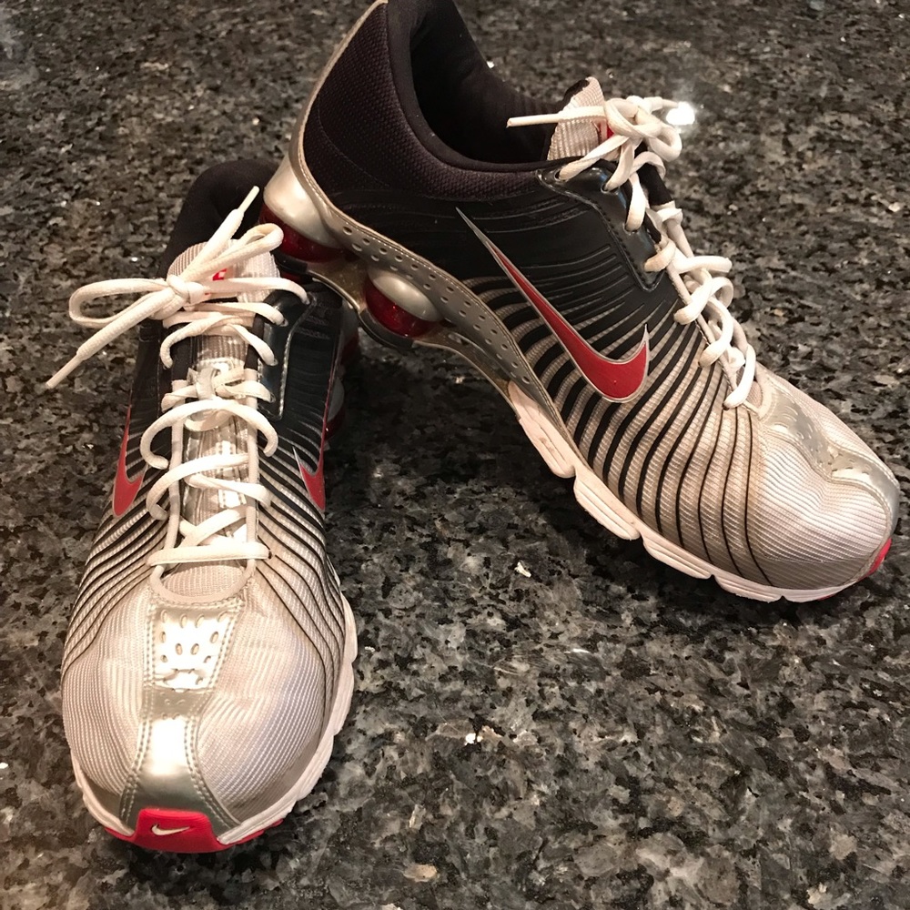 Men’s Nike Shox 11.5
